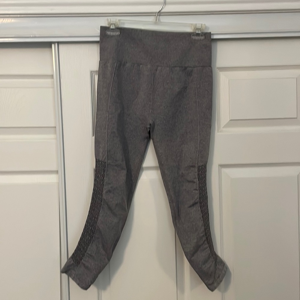 Fabletics Compression Leggings. Large - image 1